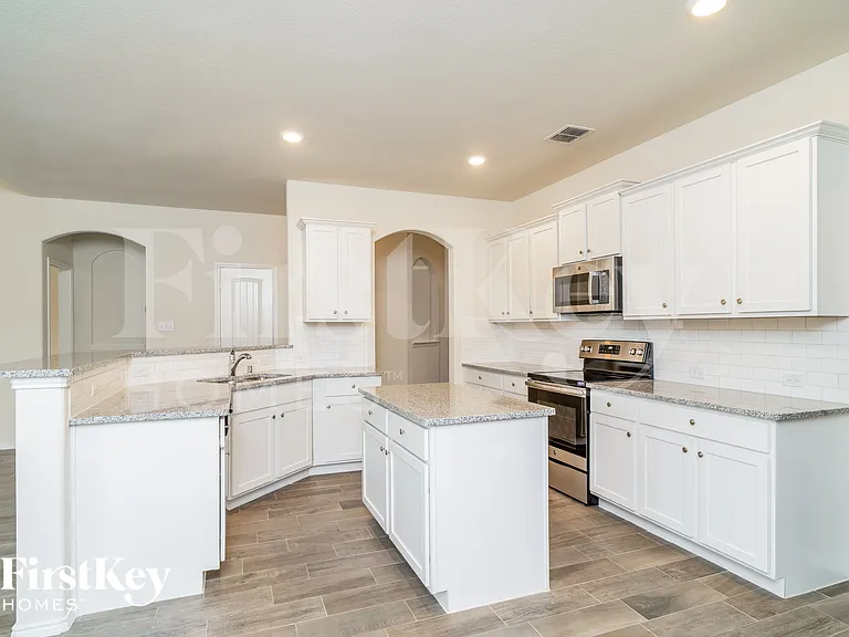 1045 N Churchill Dr — Photo 8