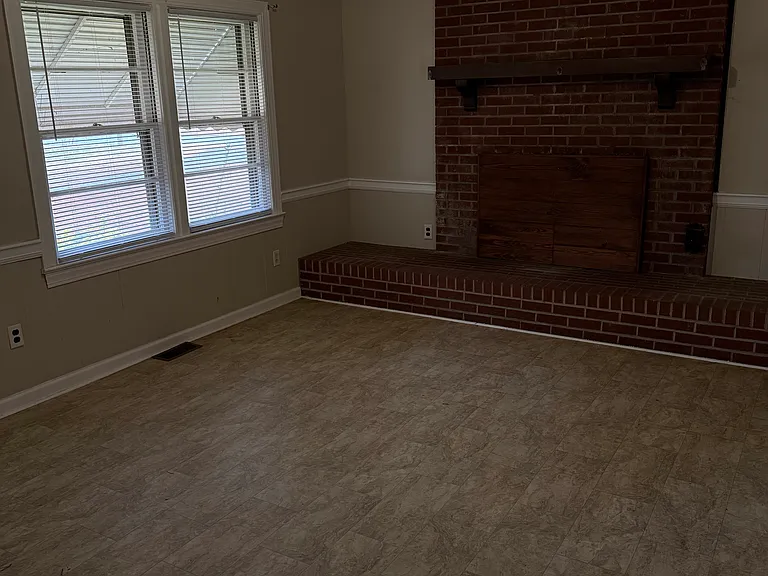 208 Ridgewood Dr — Photo 9