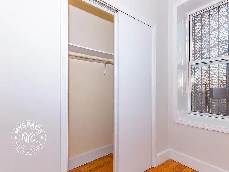828 Halsey St #3A — Photo 10