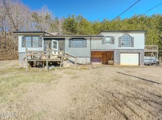 960 Chestnut Grove Rd, Dandridge, TN 37725