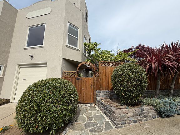 4th image of 500 Miramar Ave