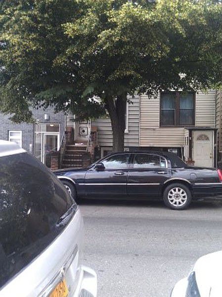 2nd image of 321A Humboldt St