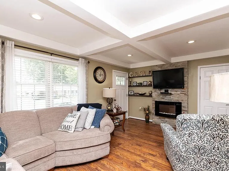 609 Wingleaf Ct — Photo 4