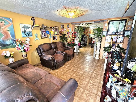 2nd image of 260-262 Burnside Avenue