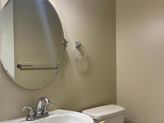 4th image of 11814 Oak Manor Dr #54