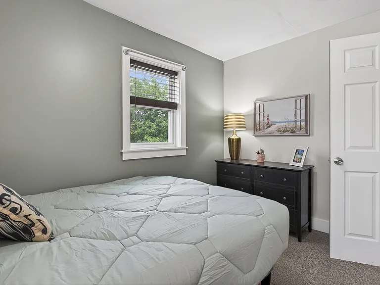 700 Broadway Ave NW #2 — Photo 18