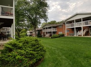 169 E Palatine Rd APT R, Palatine, IL 60067