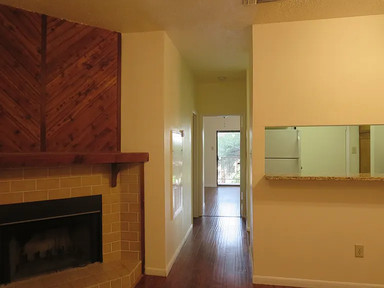2901 San Jacinto Blvd #207 — Photo 8