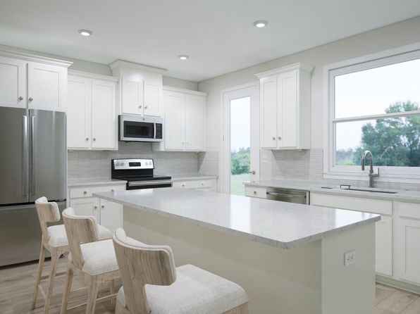 8685 Anderson Ave, Marshall, VA 20115