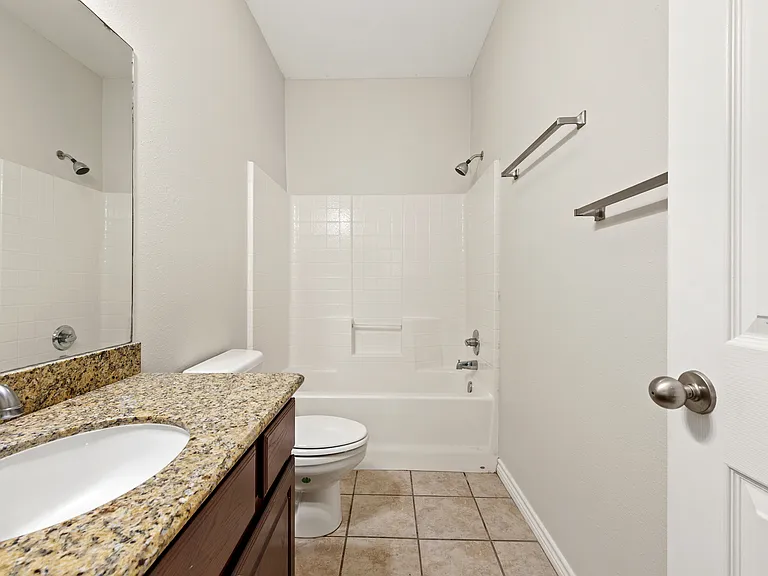 1207 Martinsville Ln — Photo 11