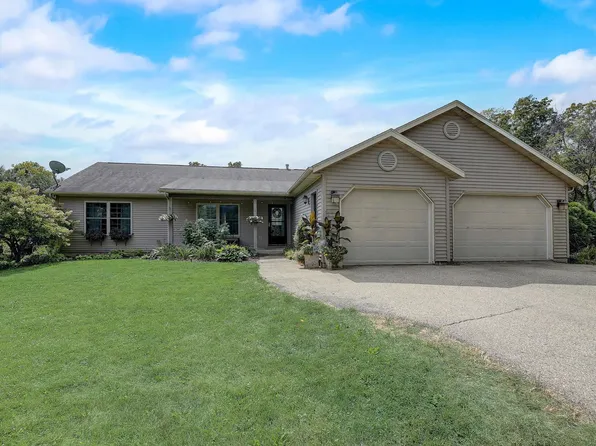 10387 E Hudson Rd, Mazomanie, WI 53560