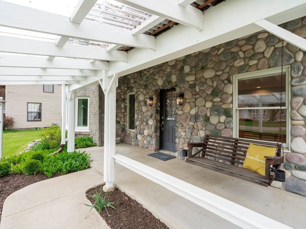 3246 Millwall Ave, Keego Harbor, MI 48320