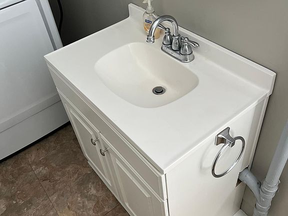5th image of 10 Charlotte St #10/105