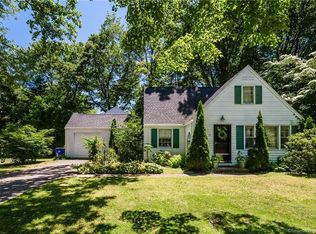 11 Jensen Rd, West Hartford, CT 06117