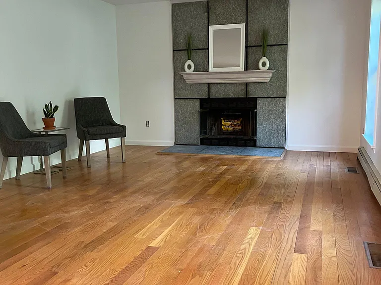 154 Beverly Rd — Photo 6