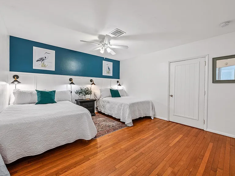 381 Zenith Ln — Photo 8