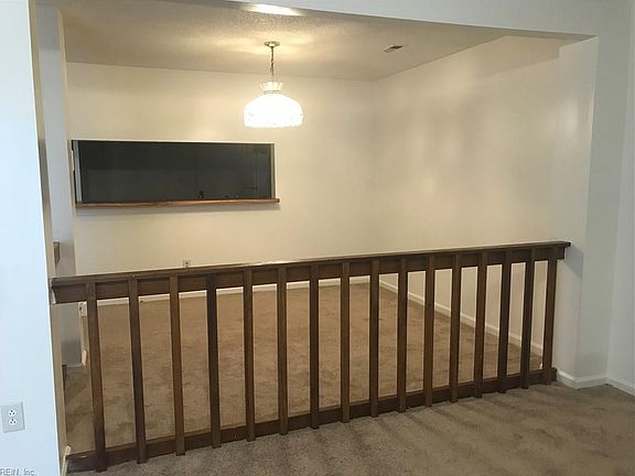 3rd image of 304 Woods Edge Ct