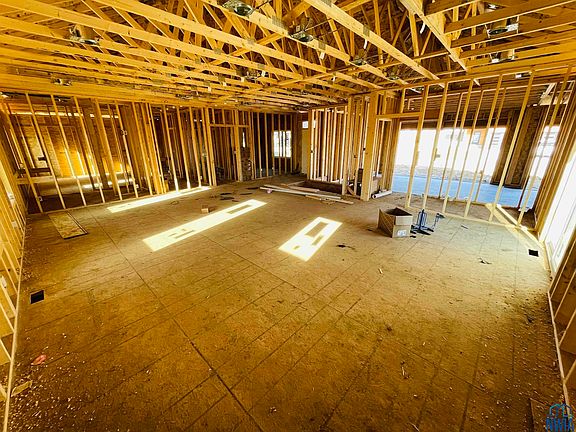 4th image of 805 Paige Pl