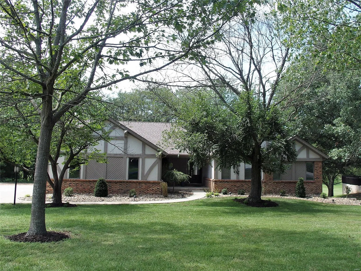 403 Waterway Dr photo 1