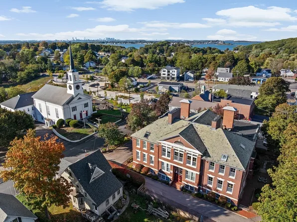 21 Athens St APT 11, Weymouth, MA 02191