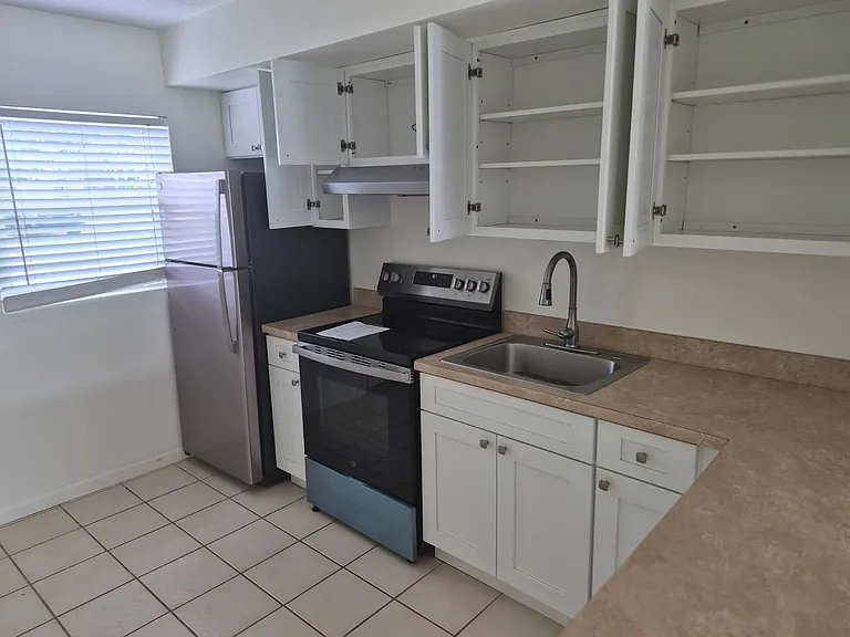 13934 Sommers Ave — Photo 1
