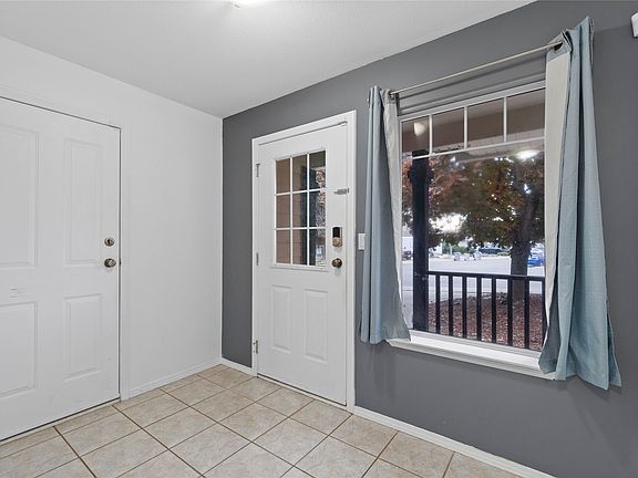 3rd image of 1198 Raven Dr