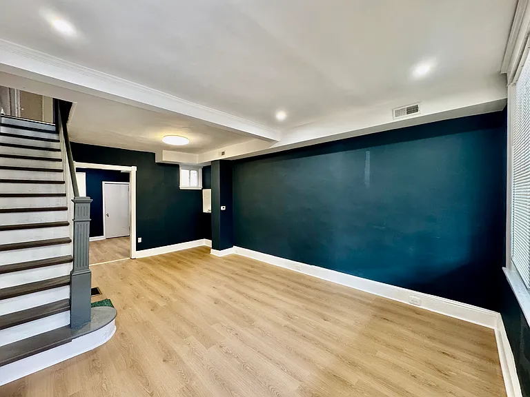 2528 S American St — Photo 3