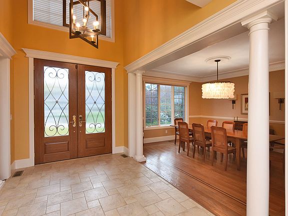 3rd image of 9 Crabtree Ln