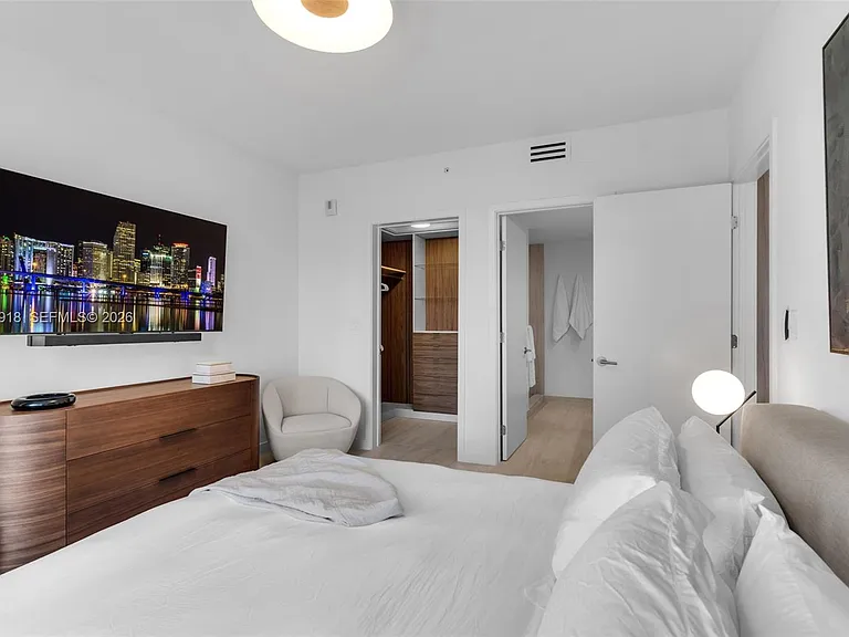 77 SE 5th St #1601 — Photo 19