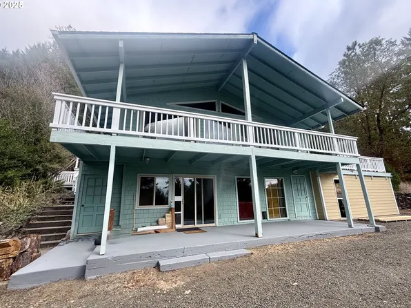 1604 Spring Brook Rd, Myrtle Creek, OR 97457