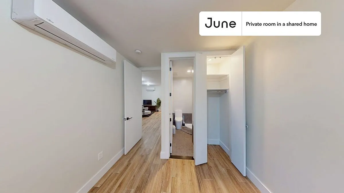 Full bedroom in 3 bed/2 bath home in Crown Heights #1833 C — Photo 3