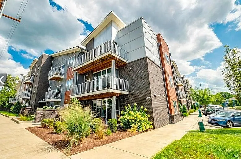 1 bed, 875 sqft, $1,700 — Photo 1
