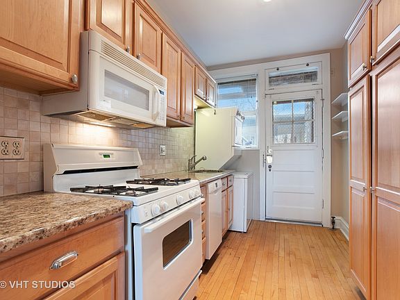 5th image of 1117 W Lunt Ave APT 2A