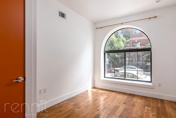 Rented by Rennit Inc. | media 8