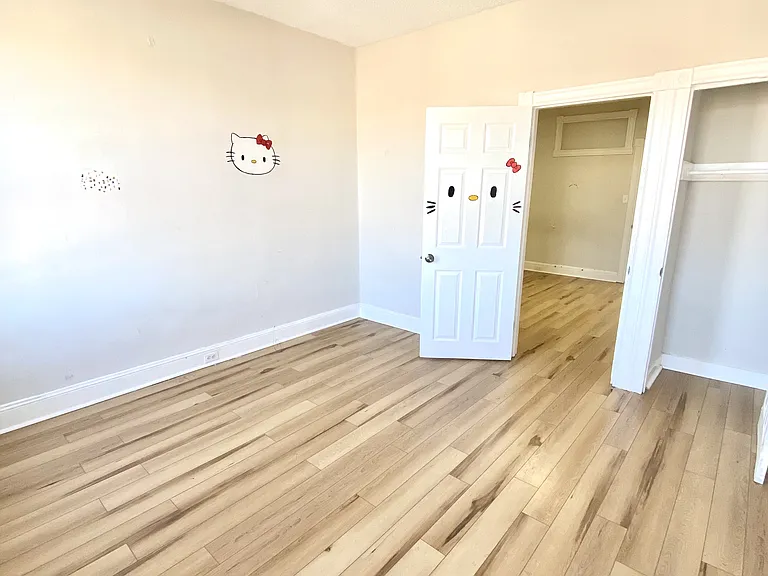 514 N Decker Ave — Photo 3