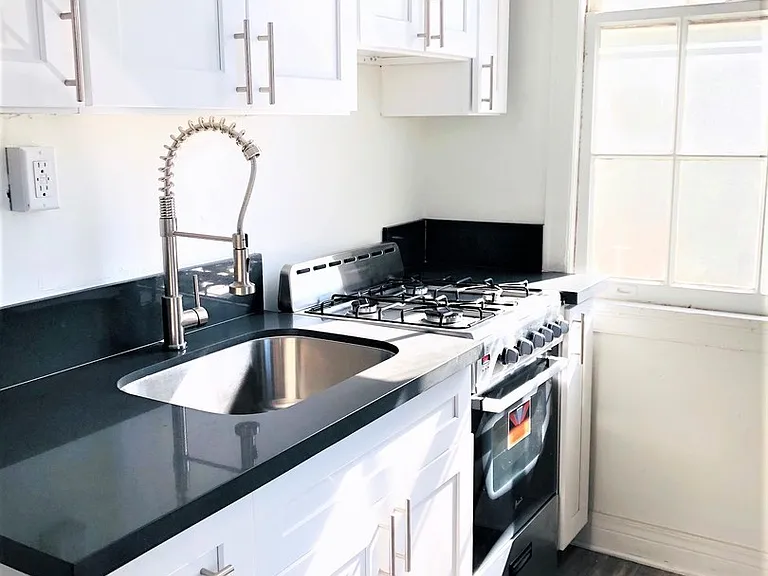 The Asbury Apartments — Photo 11