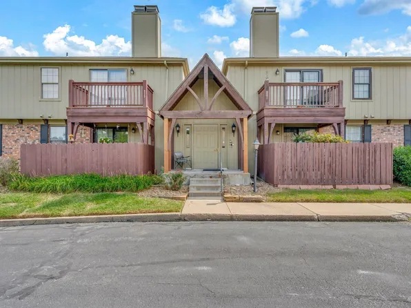 5633 SW Foxcroft South Cir APT 106, Topeka, KS 66614