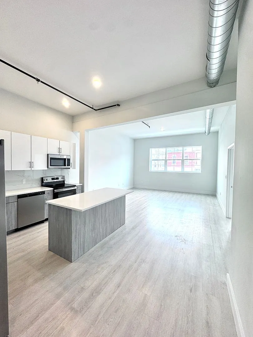 Riverfront Lofts — Photo 4