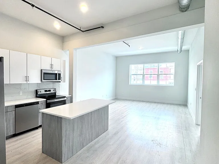 Riverfront Lofts — Photo 4