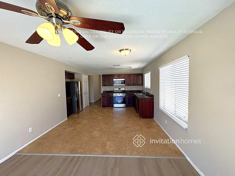 4709 N 84th Dr — Photo 4