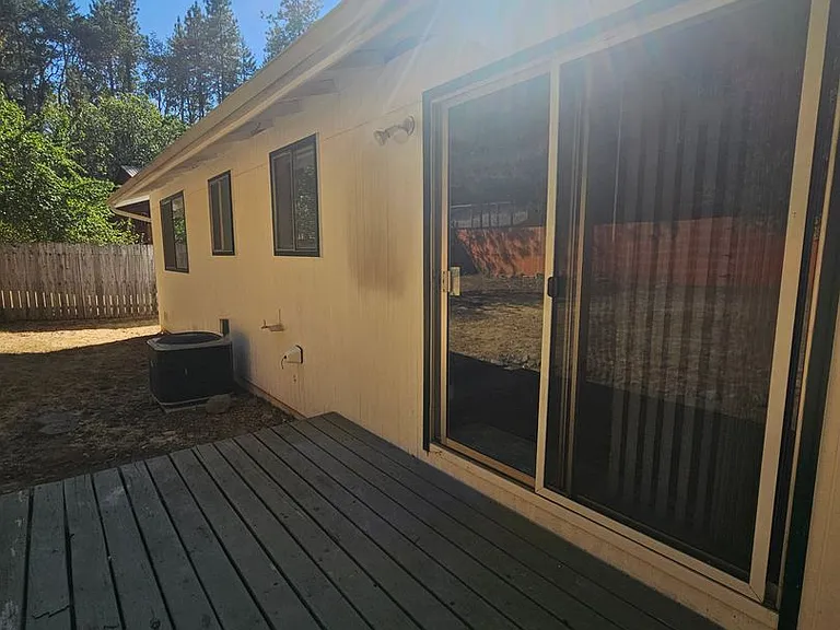635 S 5th St — Photo 16