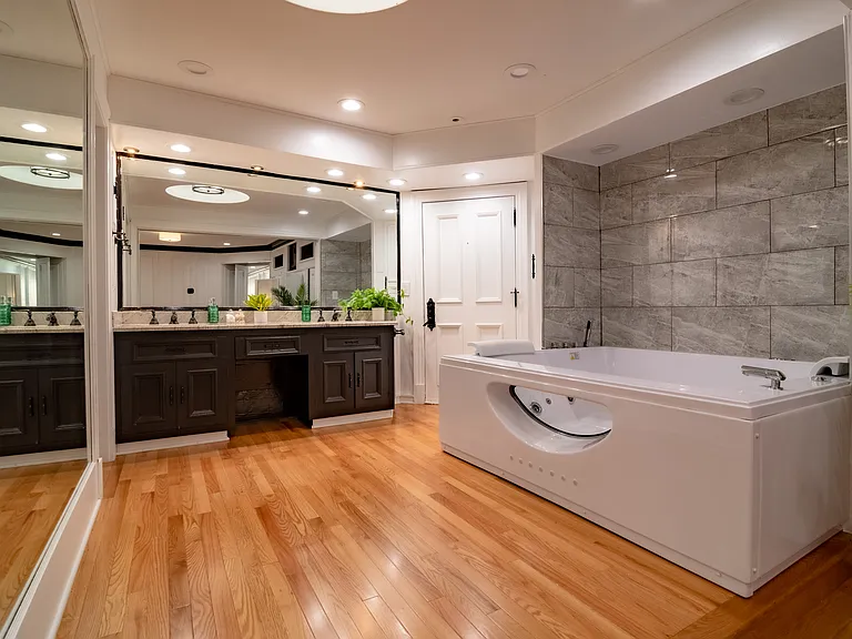 117 E Bellevue Pl #4 — Photo 13