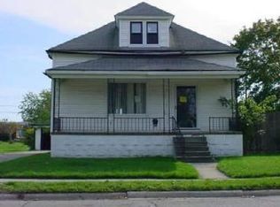 18606 Stephens Dr, Eastpointe, MI 48021