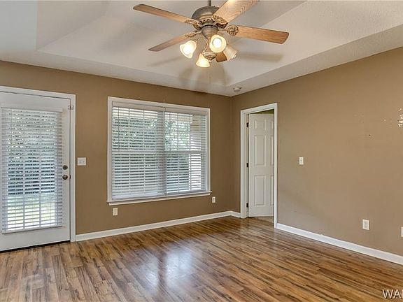 4th image of 3539 Crescent Gardens Dr
