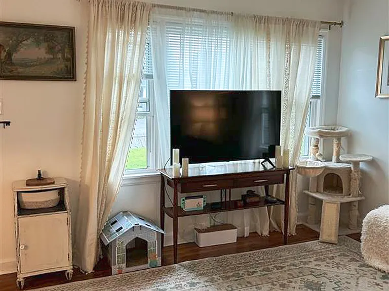 2415 Linden Ave — Photo 6