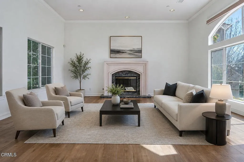 4 bed, 3.5 bath, 4134 sqft, $8,000 — Photo 4