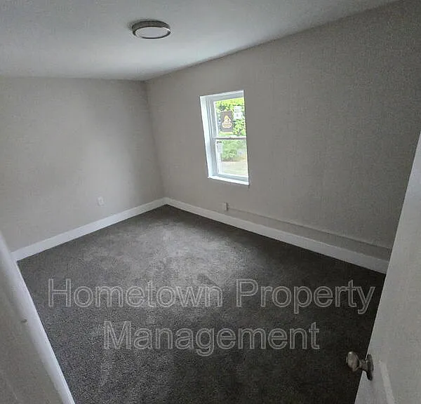 428 W Main St — Photo 3