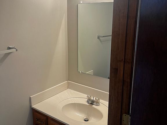 3rd image of 354 Nicholas St SE #38