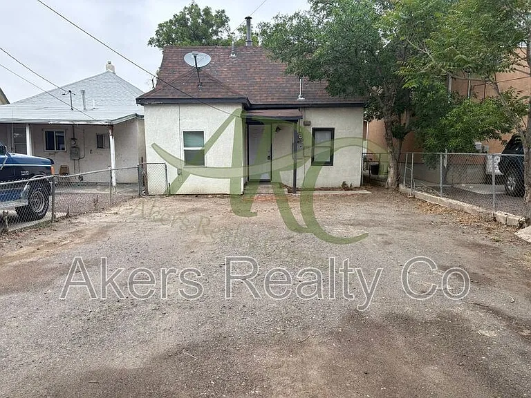 1610 W 18th St — Photo 11