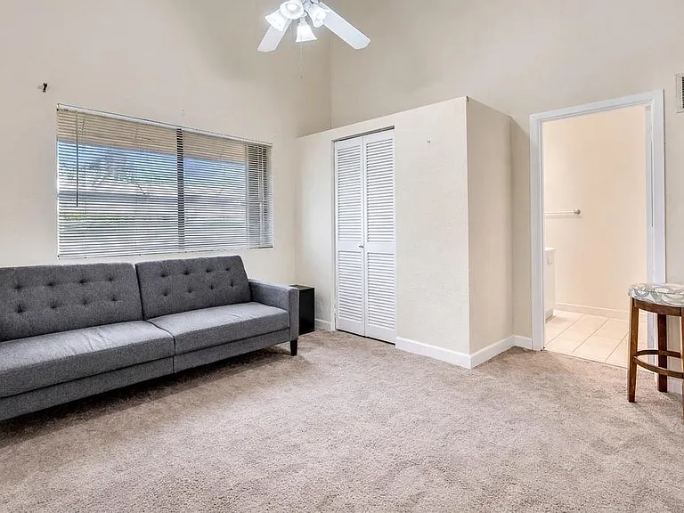 10240 NW 33rd Pl — Photo 17